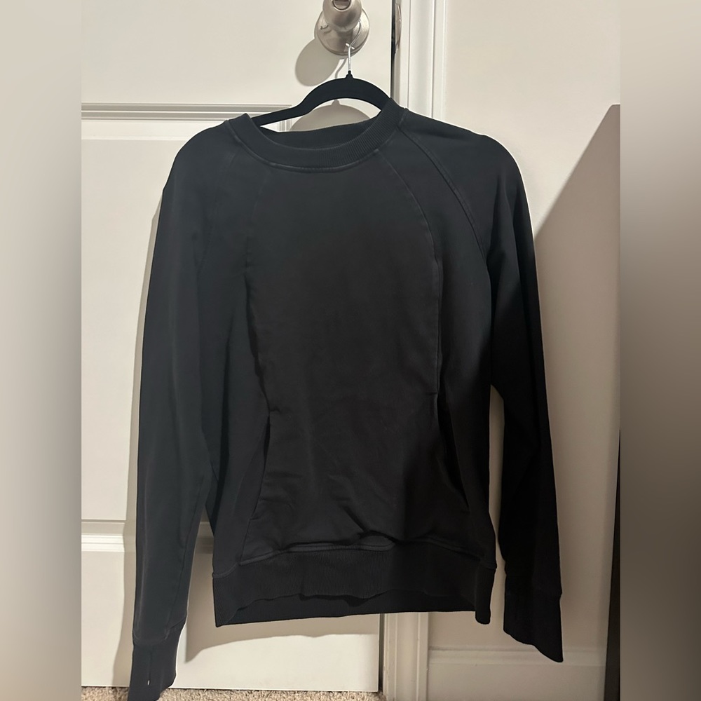 BLACK LULULEMON CREWNECK